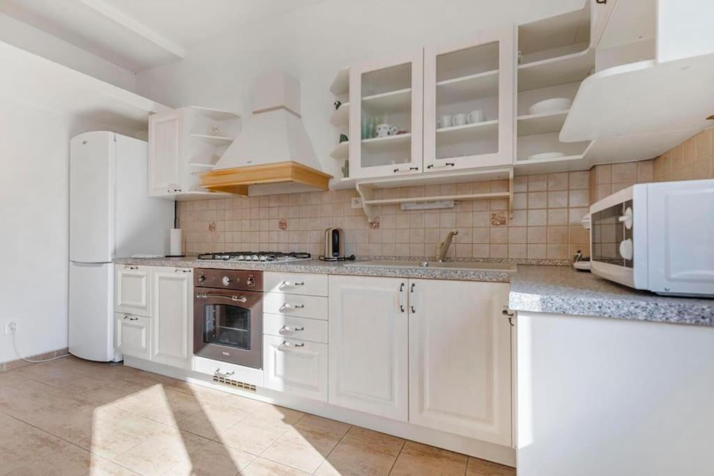 Exclusive Apartment In Centre Братислава Екстер'єр фото