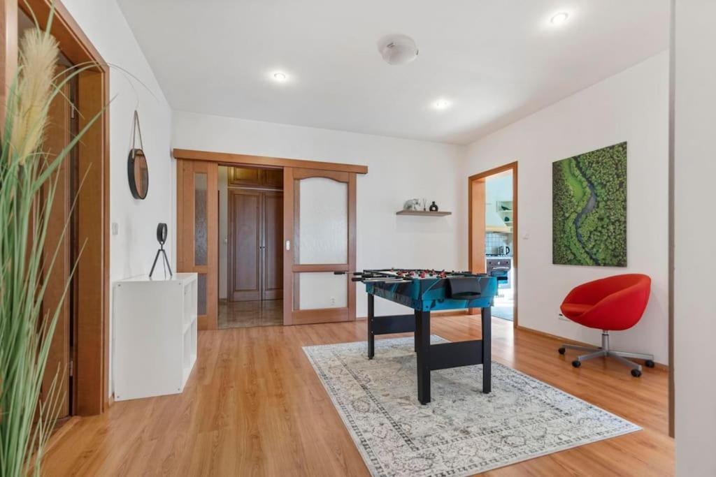 Exclusive Apartment In Centre Братислава Екстер'єр фото