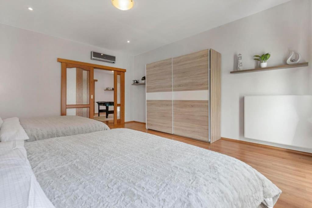 Exclusive Apartment In Centre Братислава Екстер'єр фото
